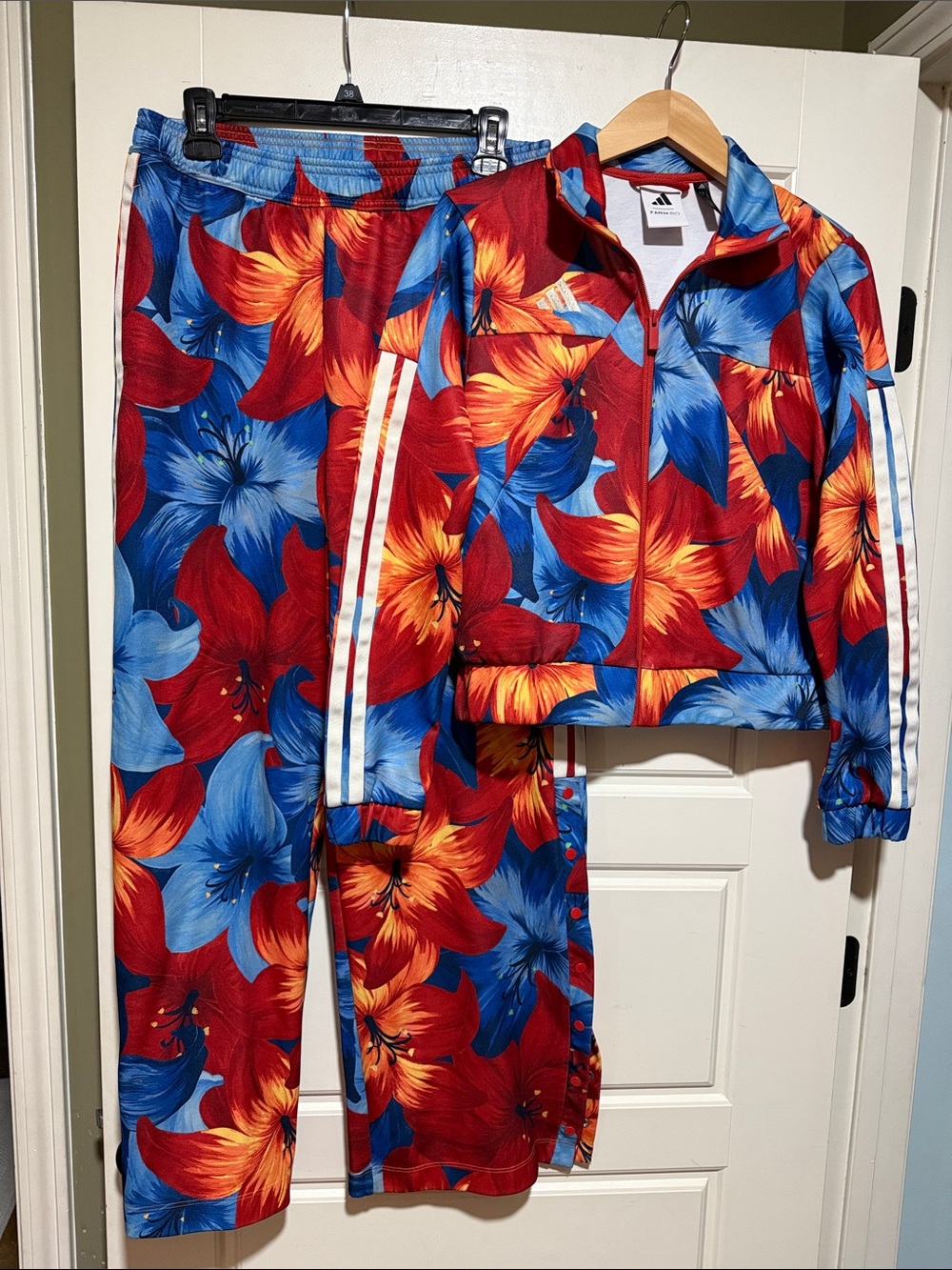 Adidas x Farm Rio Floral Tracksuit Set Size M Red Blue Tropical Boho Festival - Picture 4 of 12